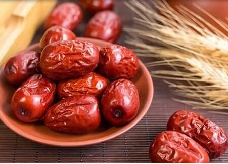 عناب؛ میوهای کوچک با اثراتی شگفتانگیز بر خواب، قلب و کبد