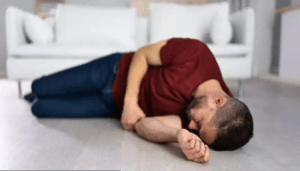 قرار دادن دست در دهان بیمار ممنوع است