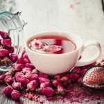 از استحکام لثه تا درمان سردرد/ هر آنچه از گل محمدی و گلاب باید بدانید