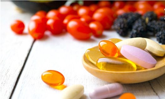 داروخانه، تنها محل عرضه مکمل/ وضعیت خوب تولید مکملها در کشور