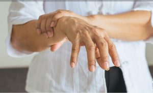 چگونه بفهمیم مبتلا به پارکینسون شدیم؟