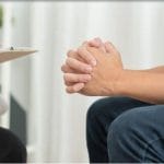 برای مشکلات روانی به روانشناس مراجعه کنیم یا روانپزشک؟