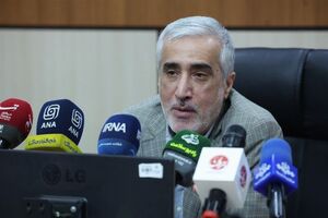 تذکر رئیس سازمان غذا و دارو نسبت به تبلیغ برخی داروها توسط شرکت‌ها